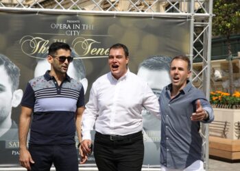 Tliet Tenuri Maltin ikantaw arji indimentikabbli fi Pjazza San Ġorġ