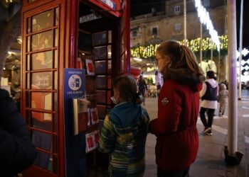 Stedina biex tittanta ktieb fil-Belt Valletta