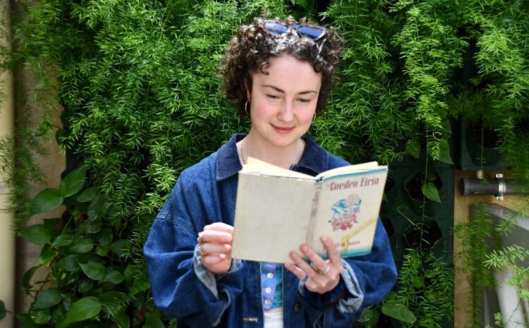 Artist Esylly Lewis reading at the Valletta Design Cluster