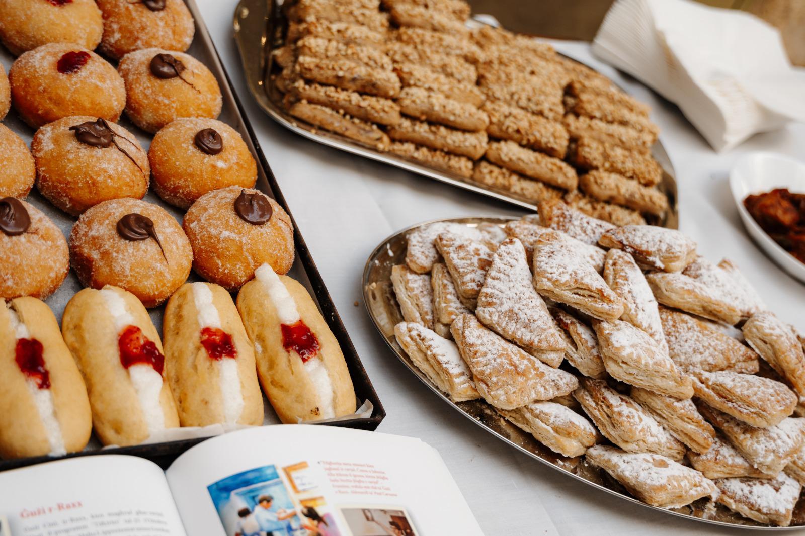 A photo showing Bambaloni (doughnuts), Vallettani and Kwareżimal, which will be served during the Valletta Local Food Festival 2023