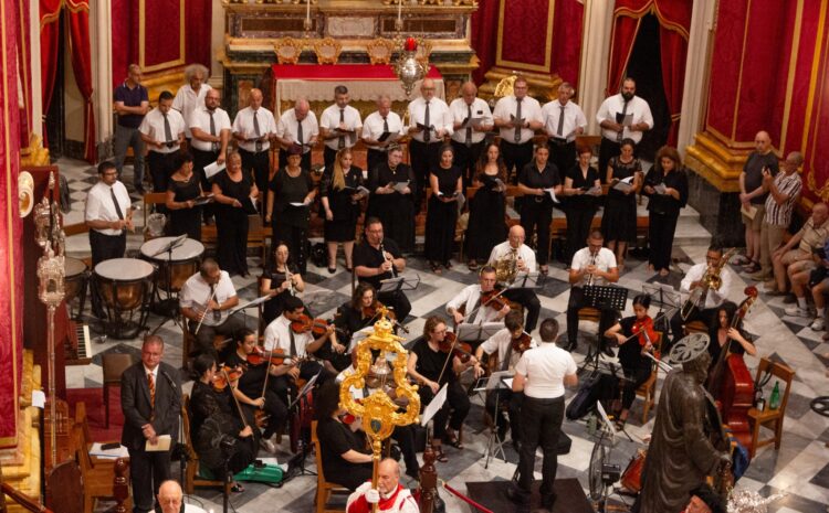 A photo showing choristers and musicians from Cappella Musicale Caeciliana