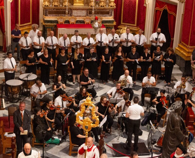 A photo showing choristers and musicians from Cappella Musicale Caeciliana