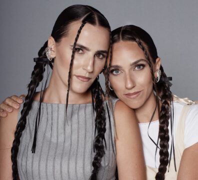 A photo showing the sister duo The New Victorians