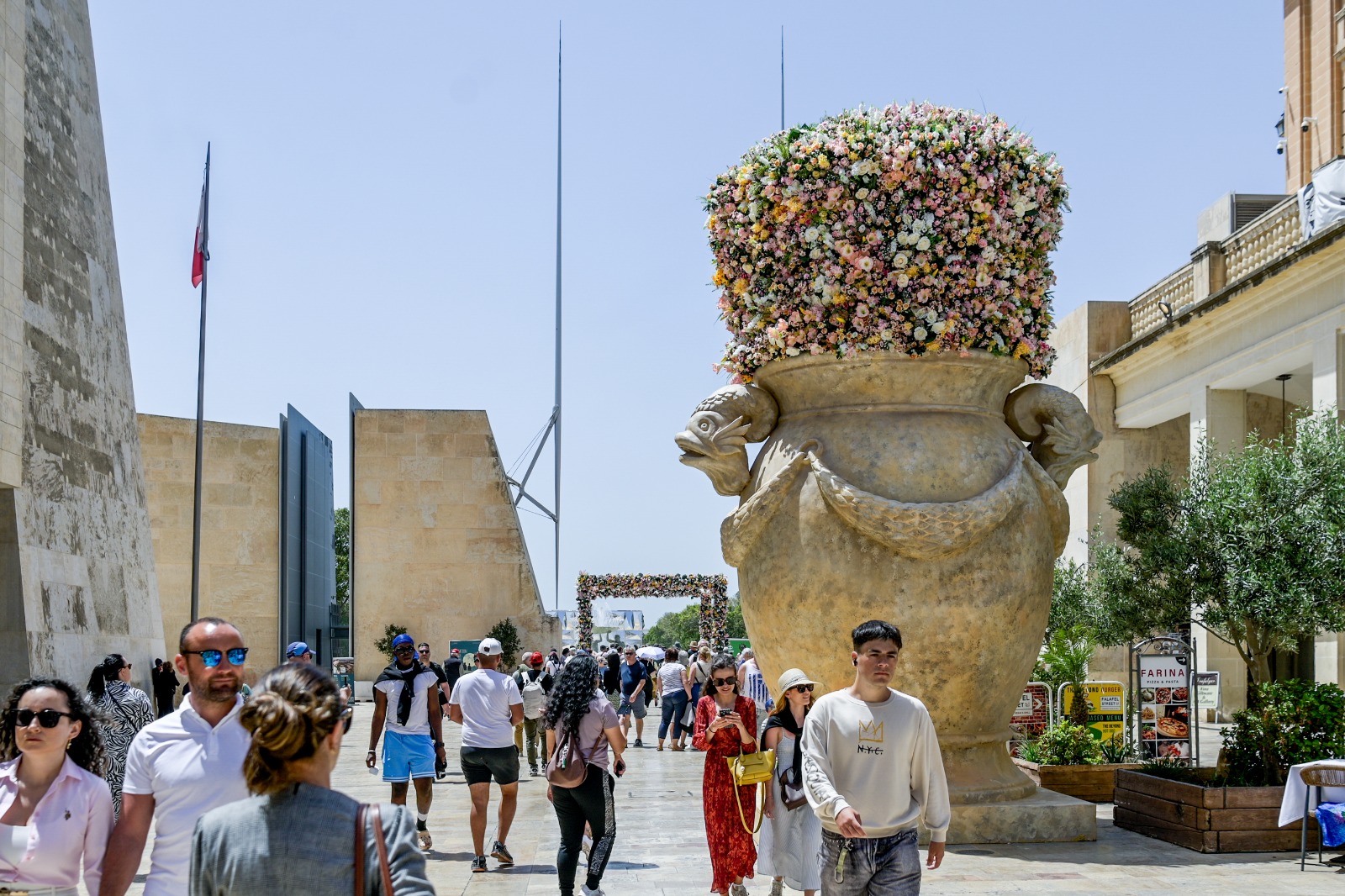 A photo showing the large floral installation 